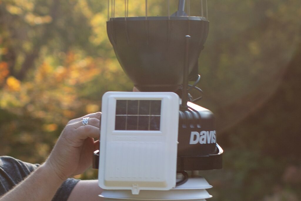 Davis Instruments Vantage Pro2 Review: It's Simply the Best 4 Vantage Pro2 sensor suite