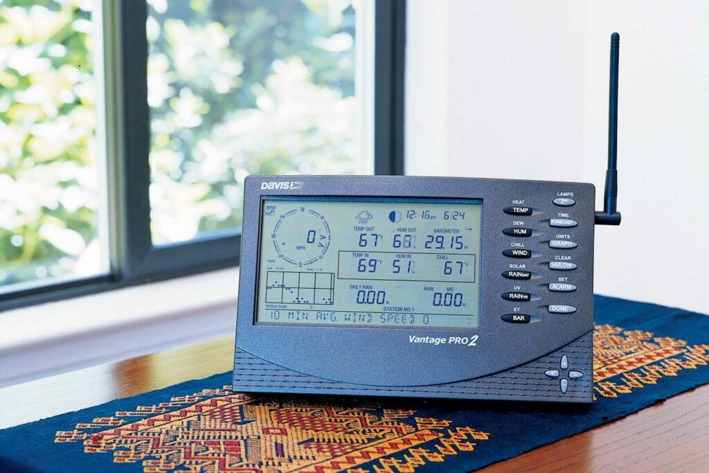 Davis Instruments Vantage Pro2 Review: It's Simply the Best 6 Vantage Pro2 console on desk